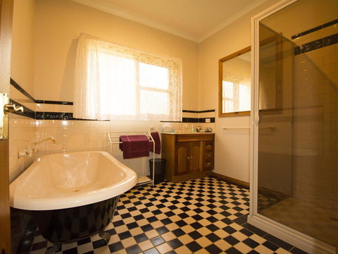 Angel's Rest - Goulburn Accommodation 6