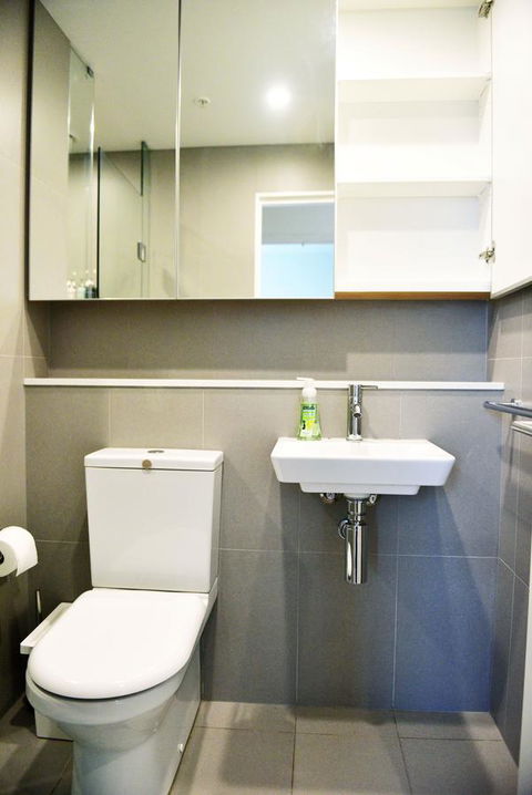Superb Habour View/ Stylish Apartment / Landmark Building/ Free Tram - Goulburn Accommodation 12