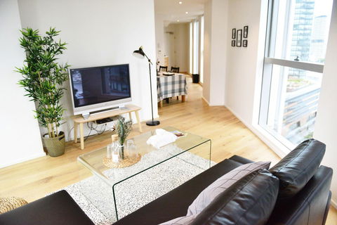 Superb Habour View/ Stylish Apartment / Landmark Building/ Free Tram - Goulburn Accommodation 6
