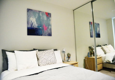 Superb Habour View/ Stylish Apartment / Landmark Building/ Free Tram - Goulburn Accommodation 4