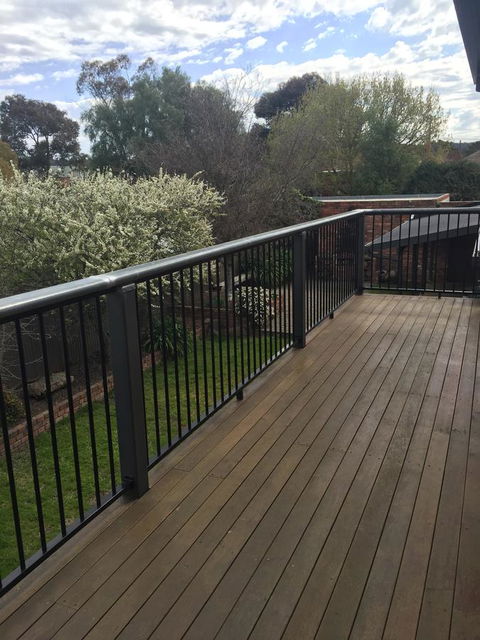 Bricks And Roses - Goulburn Accommodation 4