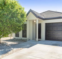 Black Lotus Townhouse - Goulburn Accommodation