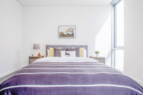 Docklands Waterfront Luxury Villa - Goulburn Accommodation 12