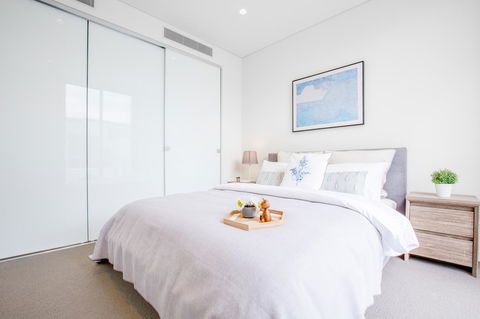 Docklands Waterfront Luxury Villa - Goulburn Accommodation 24