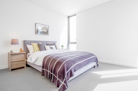 Docklands Waterfront Luxury Villa - Goulburn Accommodation 21