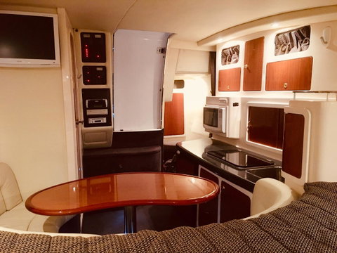 Luxury On The Water (Private Luxurious Boat) - Goulburn Accommodation 3