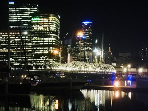 Luxury On The Water (Private Luxurious Boat) - Goulburn Accommodation 12