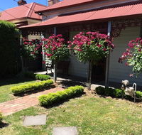 Airleigh-Rose Cottage - Goulburn Accommodation