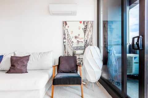 The Vision Apartment - Unbeatable Skyline View - Goulburn Accommodation 12