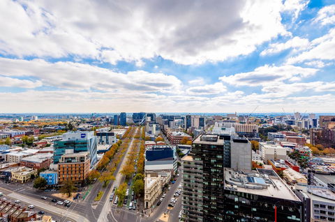 The Vision Apartment - Unbeatable Skyline View - Goulburn Accommodation 8