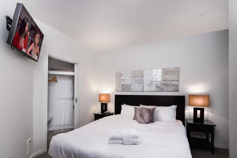 Dockland Kings Lucky 805 - Goulburn Accommodation 6