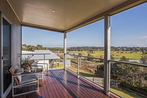 Saltwater Breeze Retreat - Goulburn Accommodation 26
