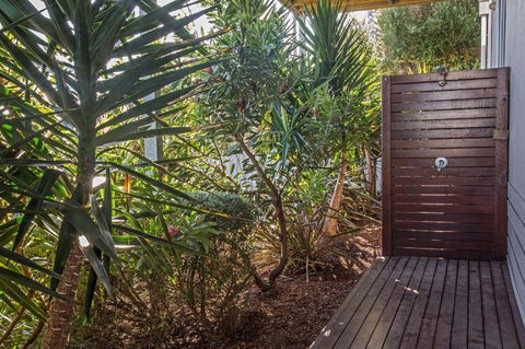 Saltwater Breeze Retreat - Goulburn Accommodation 36