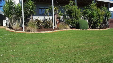 Saltwater Breeze Retreat - Goulburn Accommodation 30