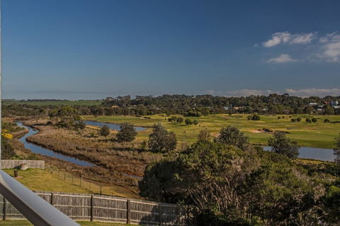 Saltwater Breeze Retreat - Goulburn Accommodation 20