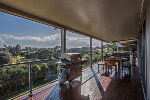 Saltwater Breeze Retreat - Goulburn Accommodation 25
