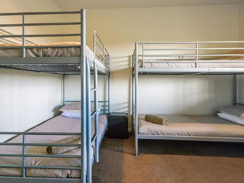 Saltwater Breeze Retreat - Goulburn Accommodation 21