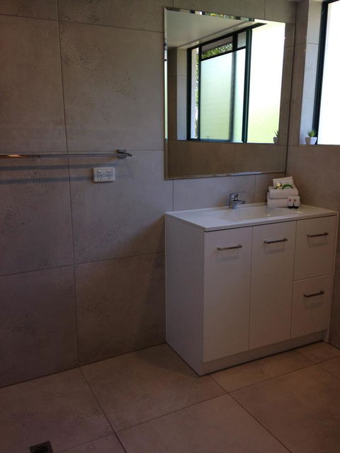 Chez Noosa Resort Motel - Goulburn Accommodation 11