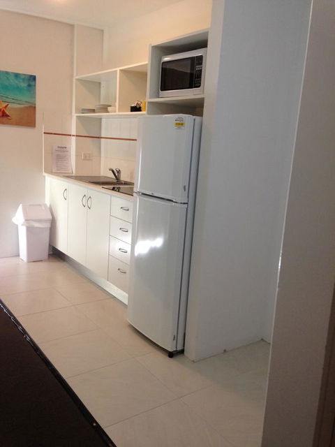Chez Noosa Resort Motel - Goulburn Accommodation 0