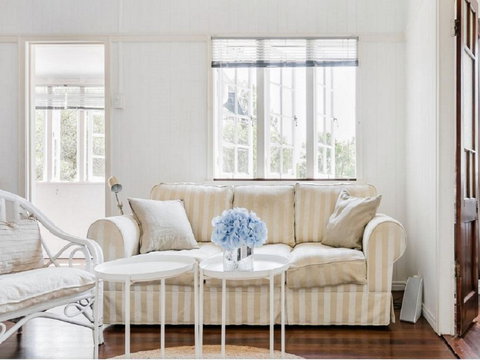 Lake Weyba Noosa Lodge & Kangaroos - Goulburn Accommodation 5