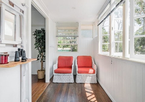 Lake Weyba Noosa Lodge & Kangaroos - Goulburn Accommodation 19