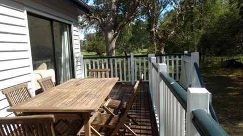 Lake Weyba Noosa Lodge & Kangaroos - Goulburn Accommodation 21