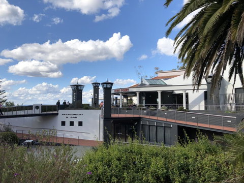 Picnic Point Villas - Goulburn Accommodation 3