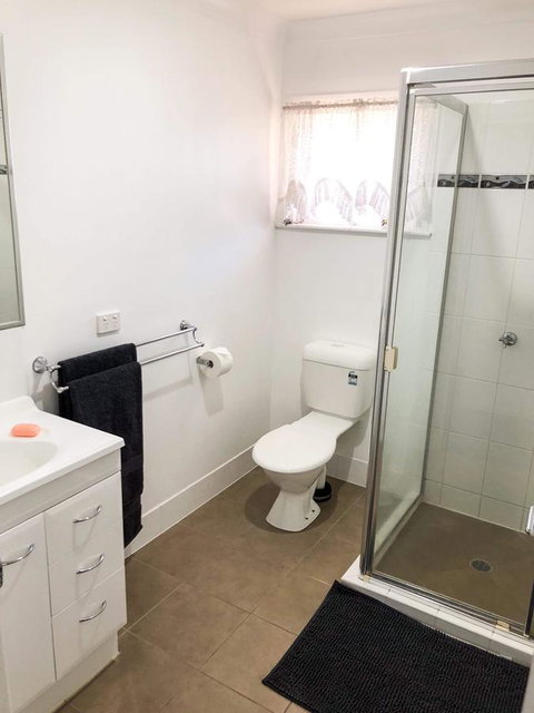 Picnic Point Villas - Goulburn Accommodation 8