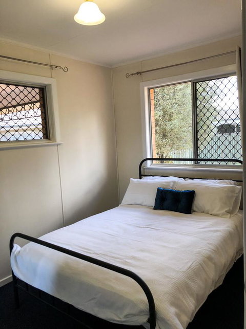Picnic Point Villas - Goulburn Accommodation 11