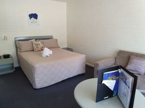 Dalby Manor Motor Inn - Goulburn Accommodation 7