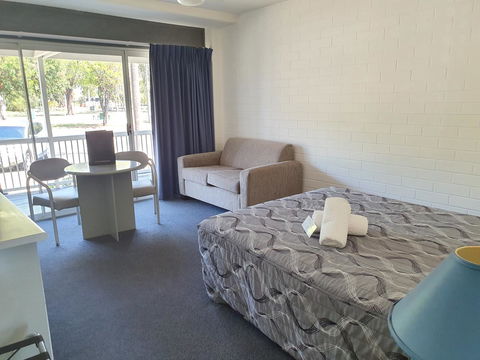 Dalby Manor Motor Inn - Goulburn Accommodation 1