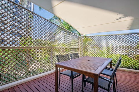 Tiki Hotel Apartments Surfers Paradise - Goulburn Accommodation 10