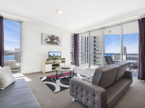 Beach Stay - Ocean & Riverview Resort Chevron Renaissance Central Surfers Paradise - Goulburn Accommodation 3