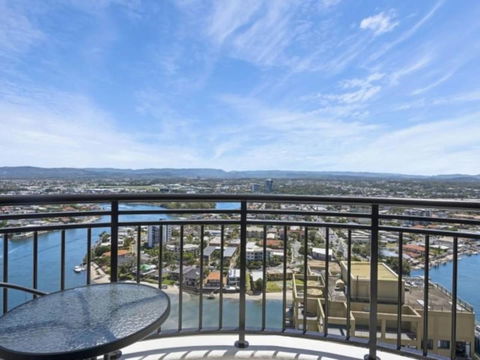 Beach Stay - Ocean & Riverview Resort Chevron Renaissance Central Surfers Paradise - Goulburn Accommodation 14