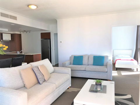 Beach Stay - Ocean & Riverview Resort Chevron Renaissance Central Surfers Paradise - Goulburn Accommodation 19
