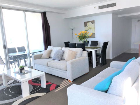 Beach Stay - Ocean & Riverview Resort Chevron Renaissance Central Surfers Paradise - Goulburn Accommodation 18