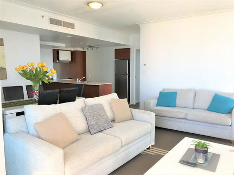 Beach Stay - Ocean & Riverview Resort Chevron Renaissance Central Surfers Paradise - Goulburn Accommodation 20