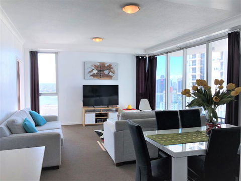 Beach Stay - Ocean & Riverview Resort Chevron Renaissance Central Surfers Paradise - Goulburn Accommodation 17