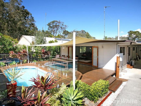 Beach House On Jones Parade, Central Coolum Beach - Goulburn Accommodation 2
