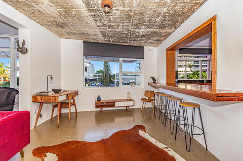 The Pink Hotel Coolangatta - Goulburn Accommodation 5
