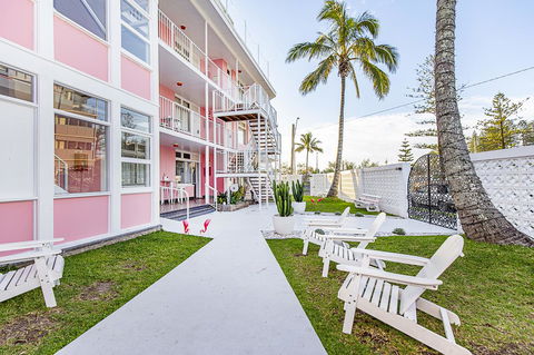 The Pink Hotel Coolangatta - Goulburn Accommodation 0