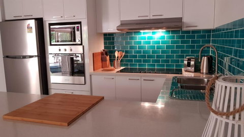 Sanctuary Beach Retreat - Goulburn Accommodation 8