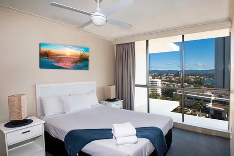 Seacrest Beachfront Apartments Surfers Paradise - Goulburn Accommodation 17