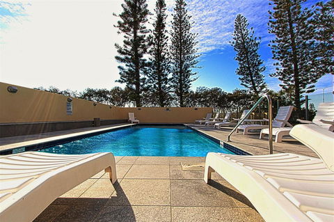Seacrest Beachfront Apartments Surfers Paradise - Goulburn Accommodation 5