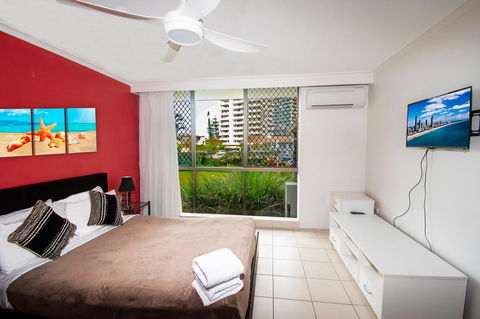 Seacrest Beachfront Apartments Surfers Paradise - Goulburn Accommodation 8