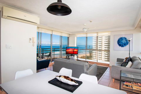 Seacrest Beachfront Apartments Surfers Paradise - Goulburn Accommodation 21