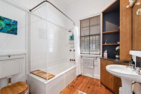Frangipani House - Goulburn Accommodation 20