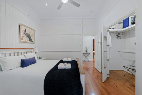 Frangipani House - Goulburn Accommodation 15