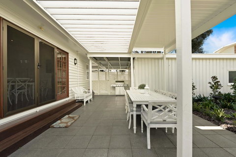 Frangipani House - Goulburn Accommodation 30