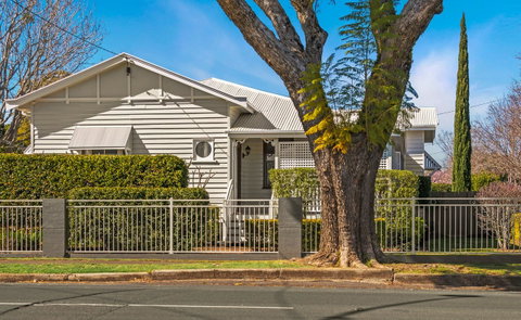 Frangipani House - Goulburn Accommodation 27